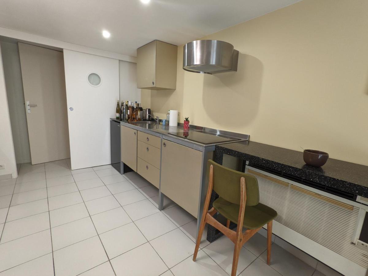 Studio Independant, Acces Piscine Apartment Ле Кастеле Екстериор снимка